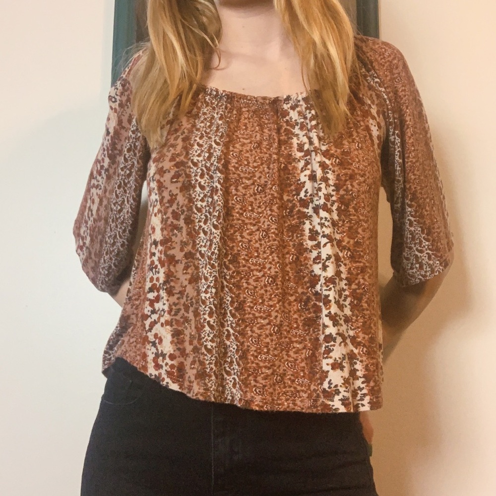 🍂The Perfect Fall Top🍂 - Picture 2 of 2